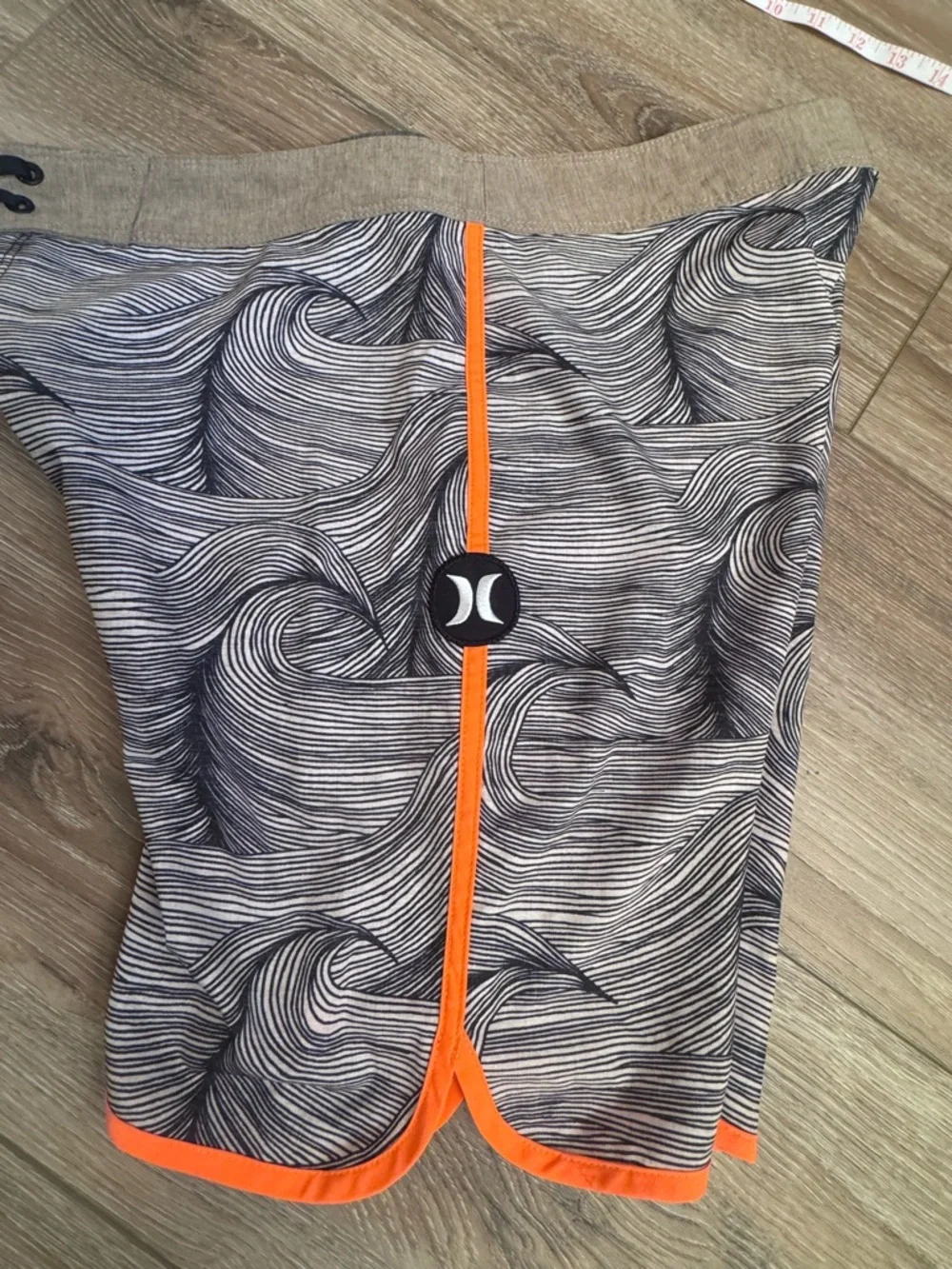 Men's Hurley phantom Wave Print Swim Trunks with Orange Trim size 31 - Picture 8 of 8